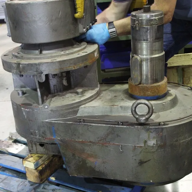 Right angle gear motors by Bauer GMC
					width=